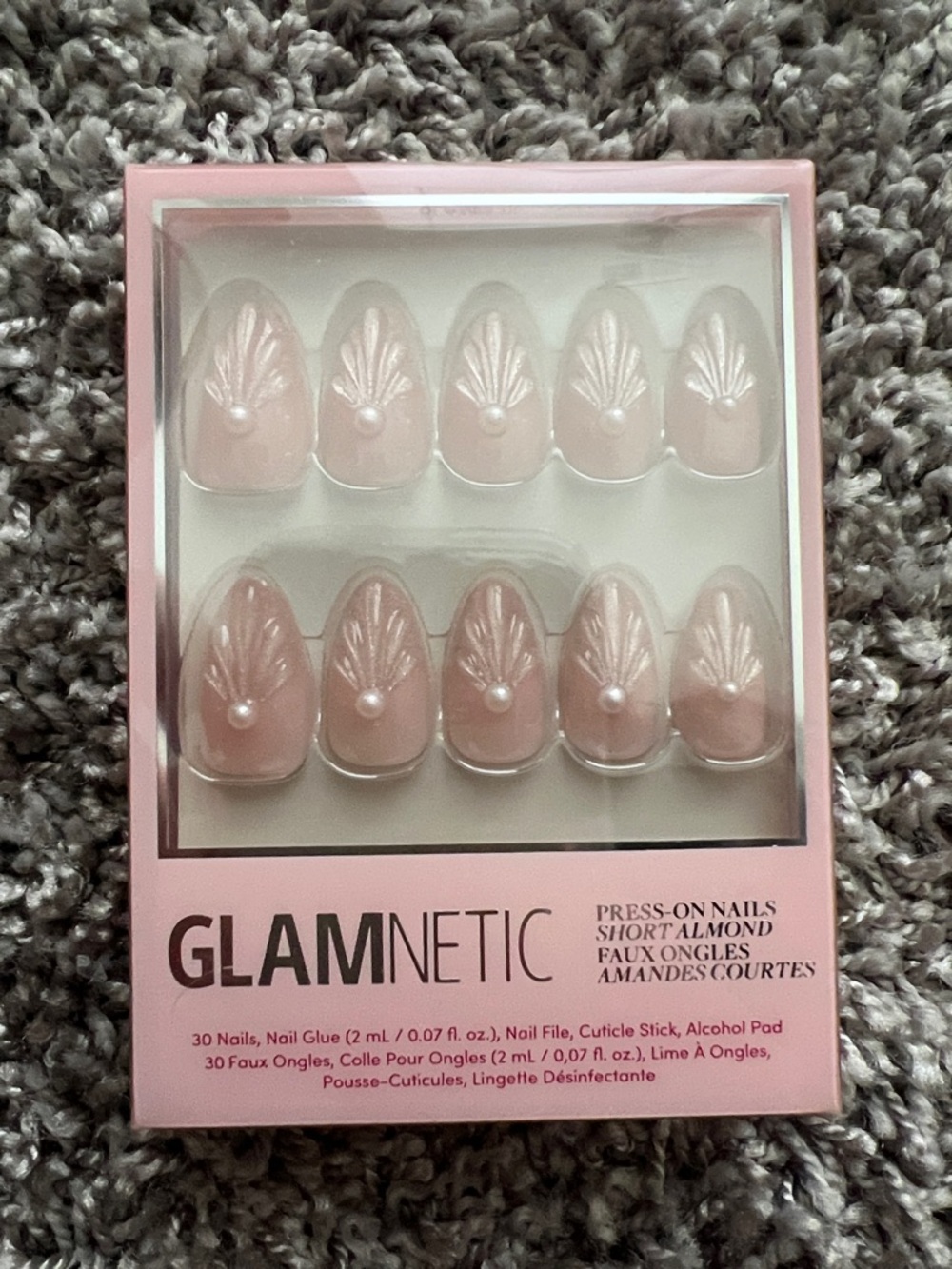 GLAMNETIC Short Almond Press-On Nails in Soft Pink with Pearl Accent